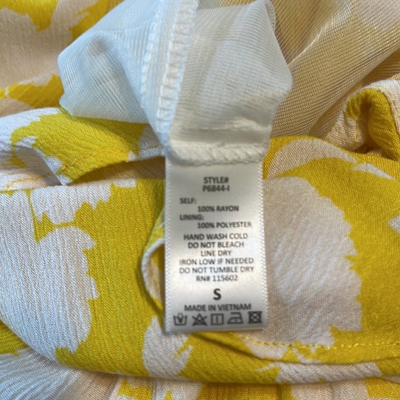 Fun, flirty yellow flowery romper - Picture 5 of 6